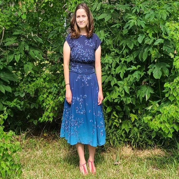 Eshakti Dress - Picture 6 of 7